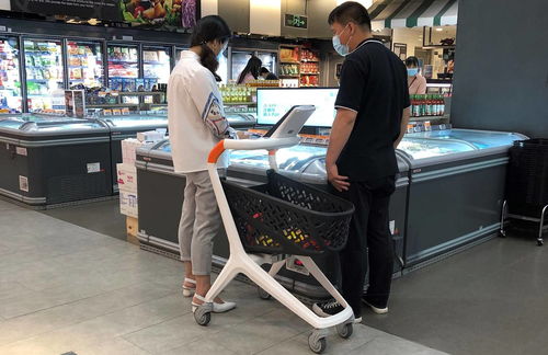 老牌超市轉(zhuǎn)型倉儲模式 智能購物車能否承載其深層訴求與商場導(dǎo)視革新？